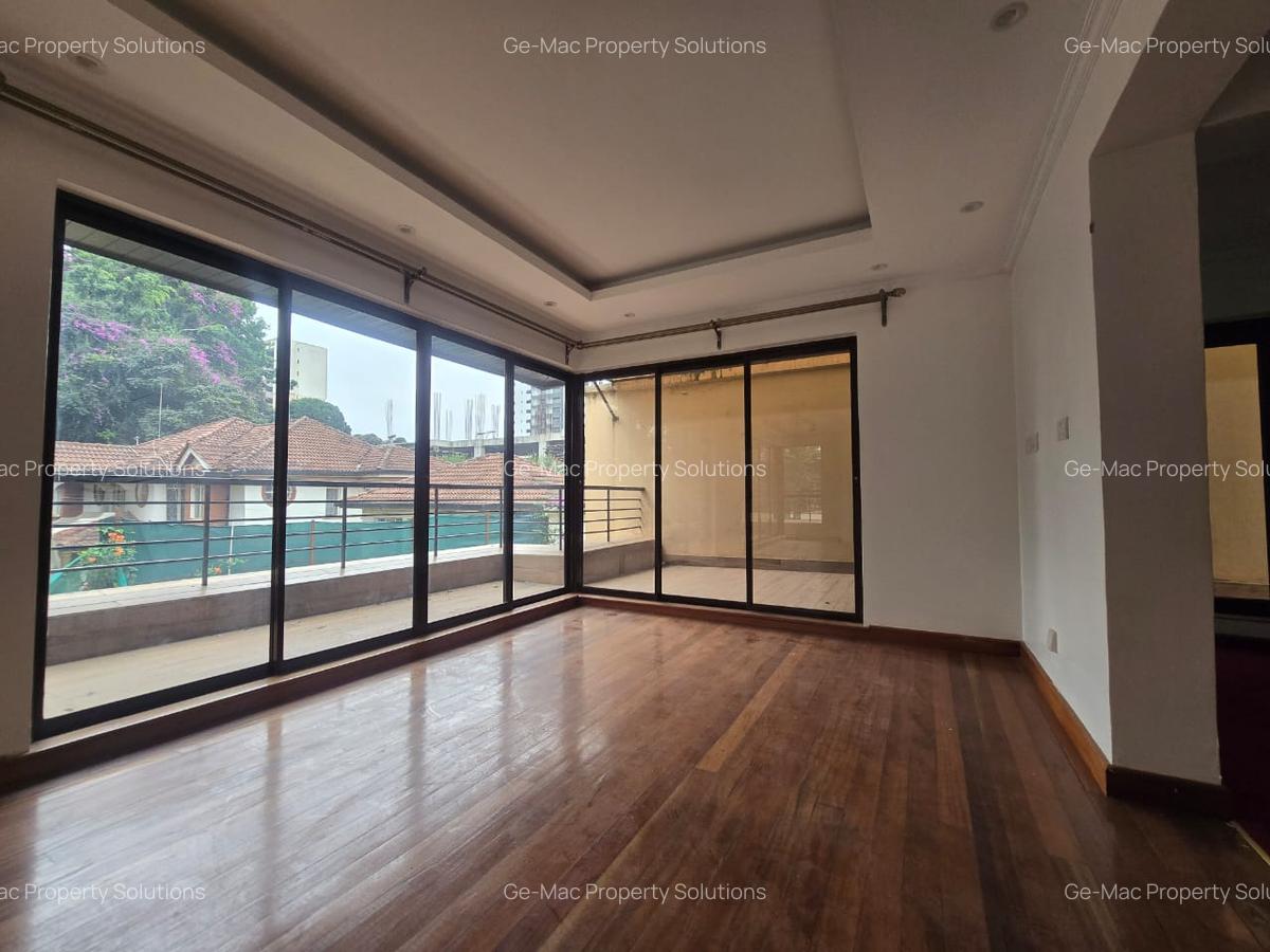 4 Bed Townhouse with En Suite in Lavington - 14