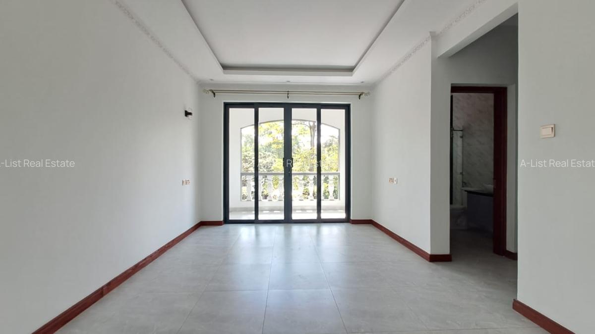 5 Bed Townhouse with En Suite at James Gichuru - 3