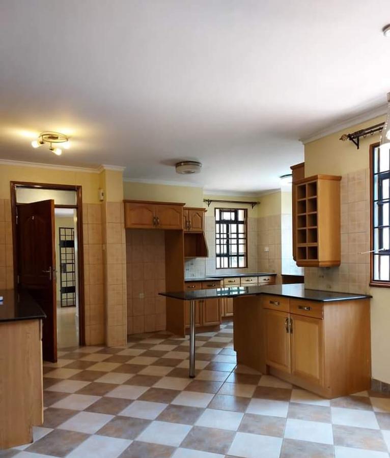 5 Bed Townhouse with En Suite in Runda - 3