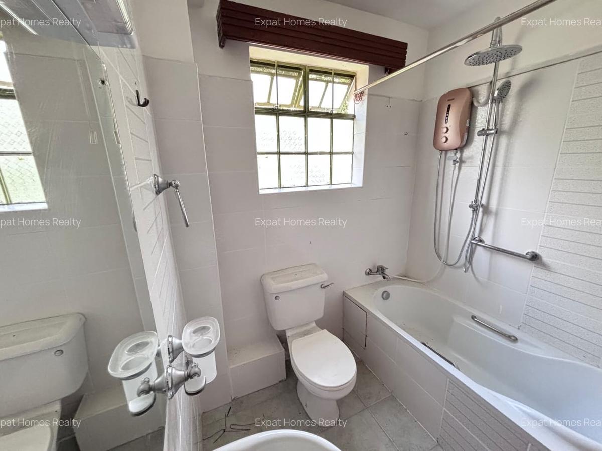 4 Bed Townhouse with En Suite in Lavington - 13