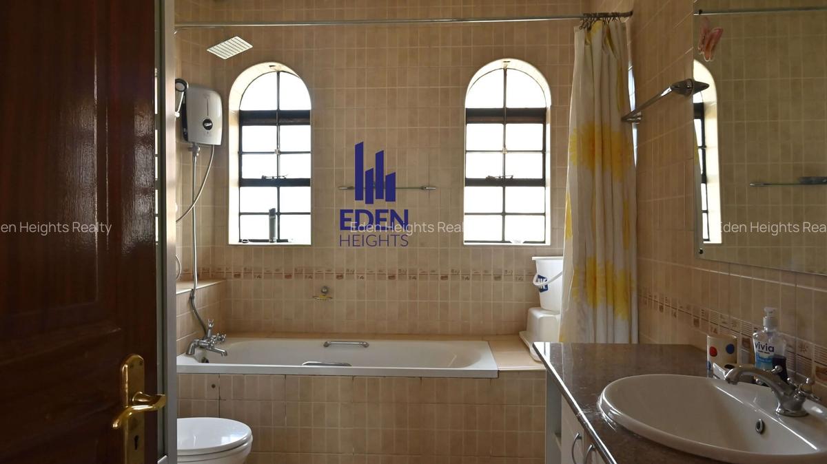 5 Bed Townhouse with En Suite in General Mathenge - 10