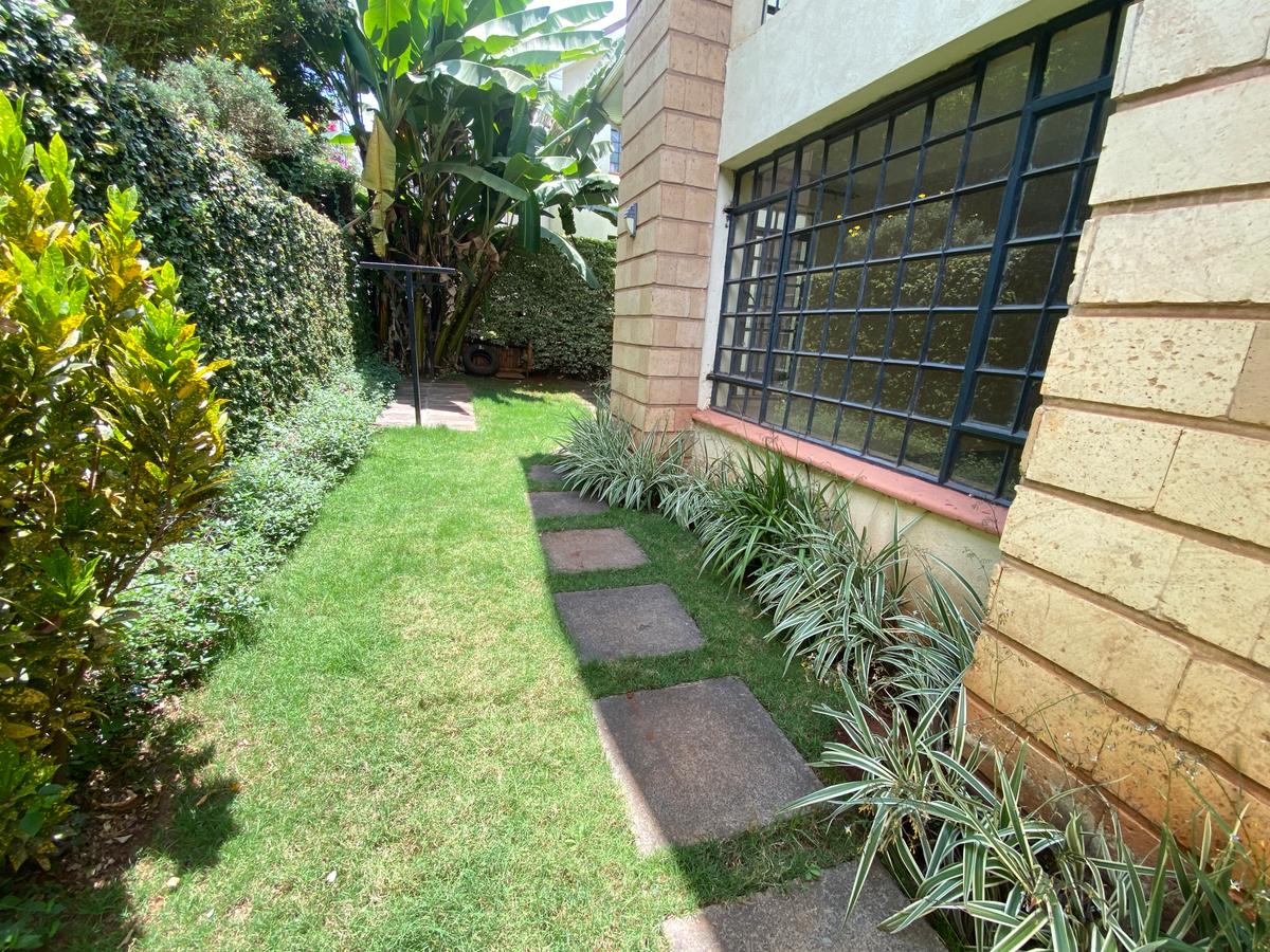 4 Bed Townhouse with En Suite in Kitisuru - 16