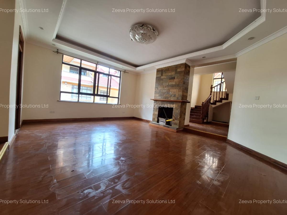 4 Bed Townhouse with En Suite in Lavington - 2