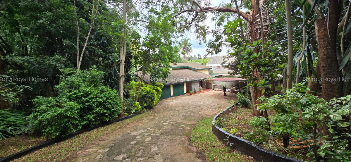4 Bed House with En Suite at Lavington Green - 4