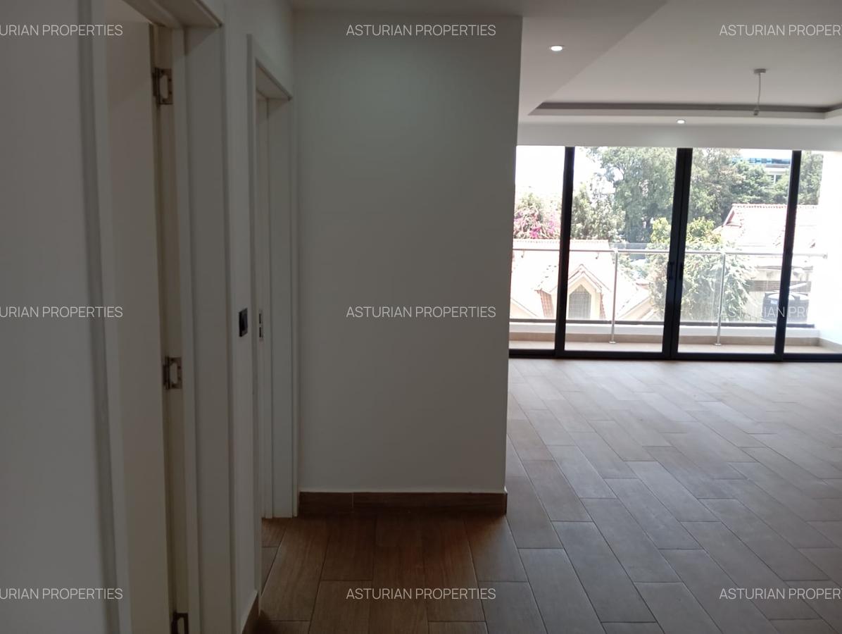 3 Bed Apartment with En Suite in Riverside - 9