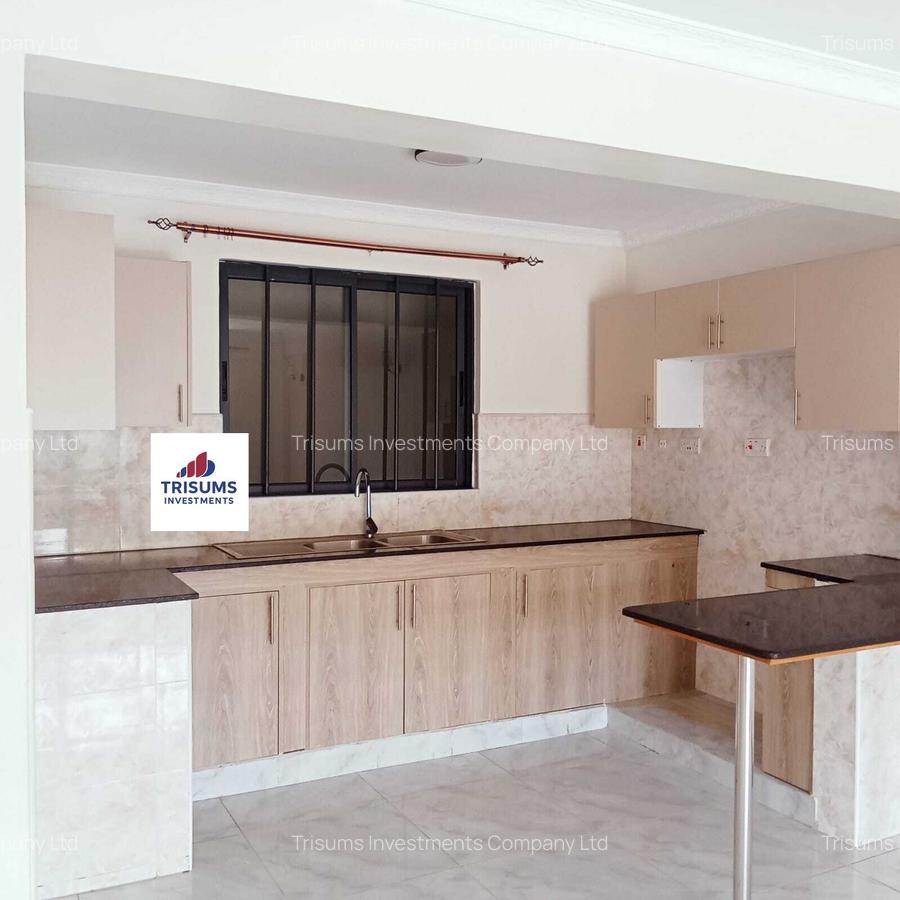 2 Bed Apartment with En Suite in Brookside - 2