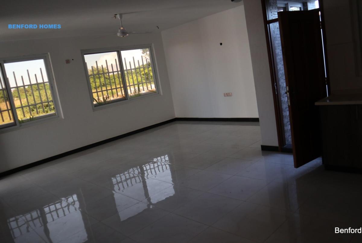 4 Bed Townhouse with Swimming Pool in Bamburi - 3