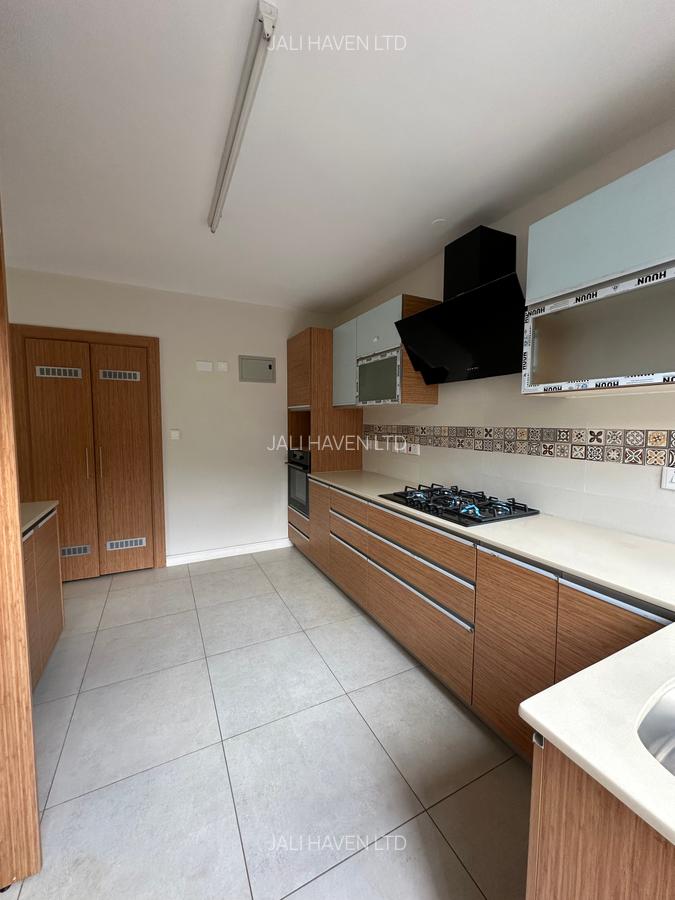 4 Bed Villa with En Suite in Langata - 4