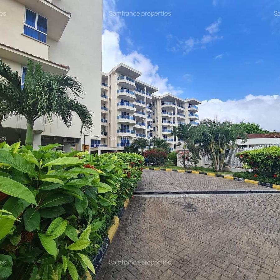 Serviced 4 Bed Apartment with En Suite at Links Road - 2