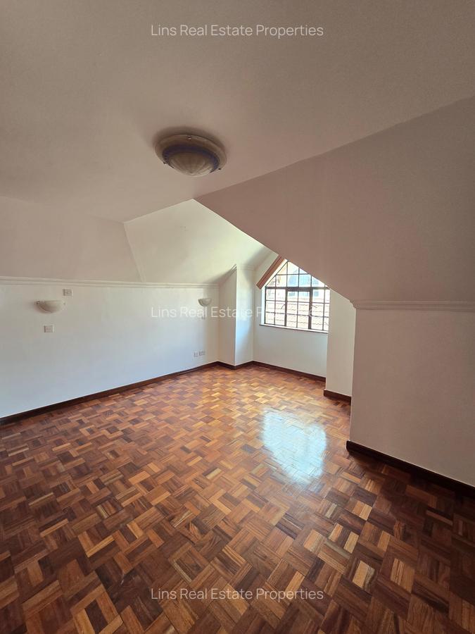 5 Bed Townhouse with En Suite in Lavington - 15