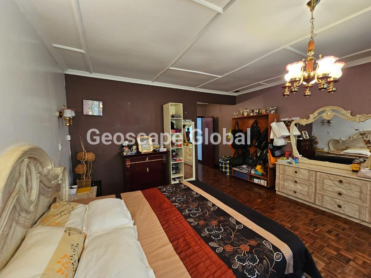 4 Bed House with En Suite in Runda - 19