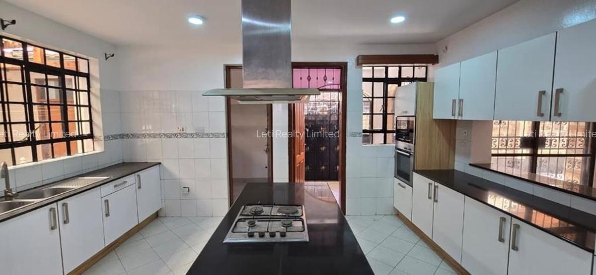 5 Bed Townhouse with En Suite in Kileleshwa - 6