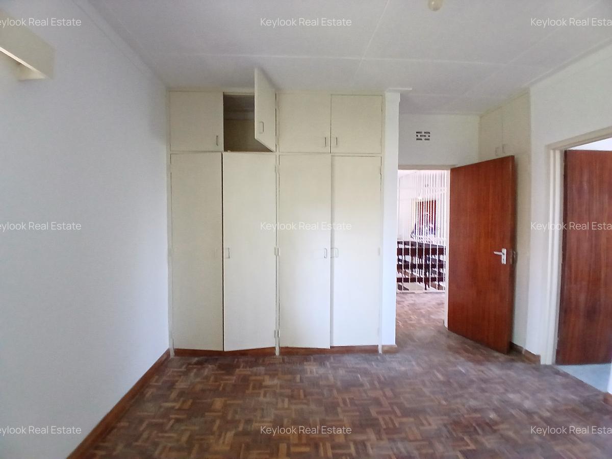 4 Bed Townhouse with En Suite at Lavington Green - 12