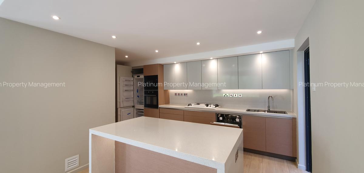 5 Bed Townhouse with En Suite in Kyuna - 4