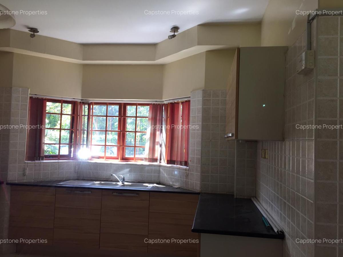 5 Bed Townhouse with En Suite in Runda - 10