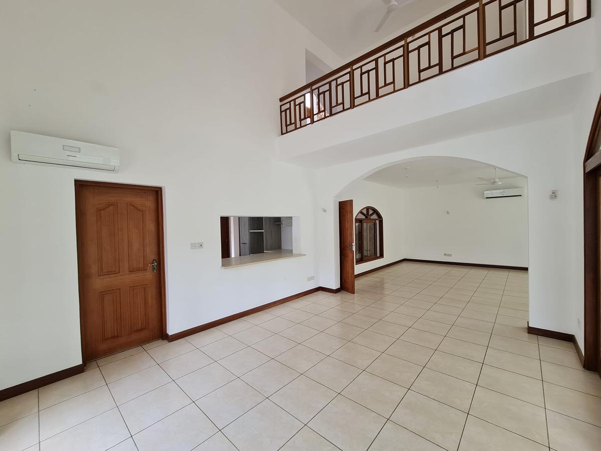 4 Bed Villa with En Suite in Nyali Area - 15