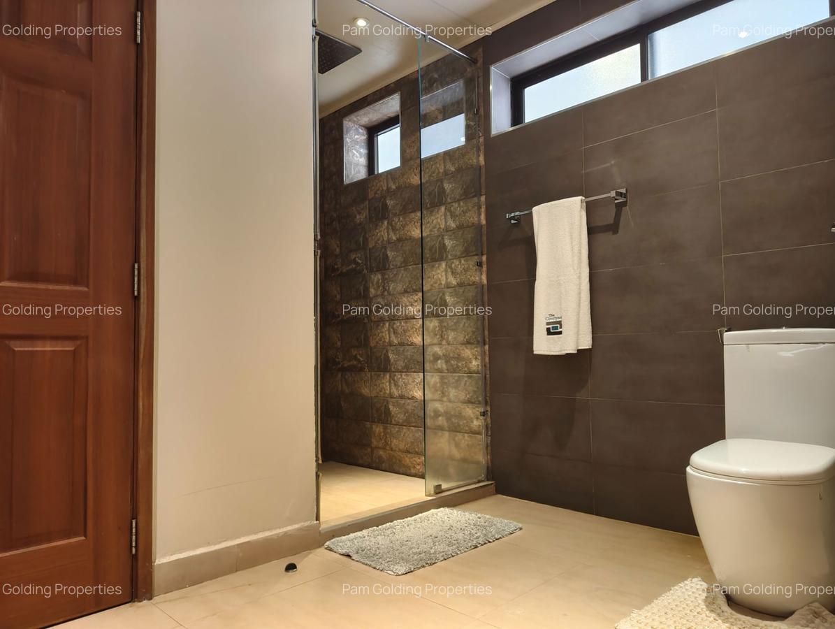 1 Bed Apartment with En Suite in Lavington - 9