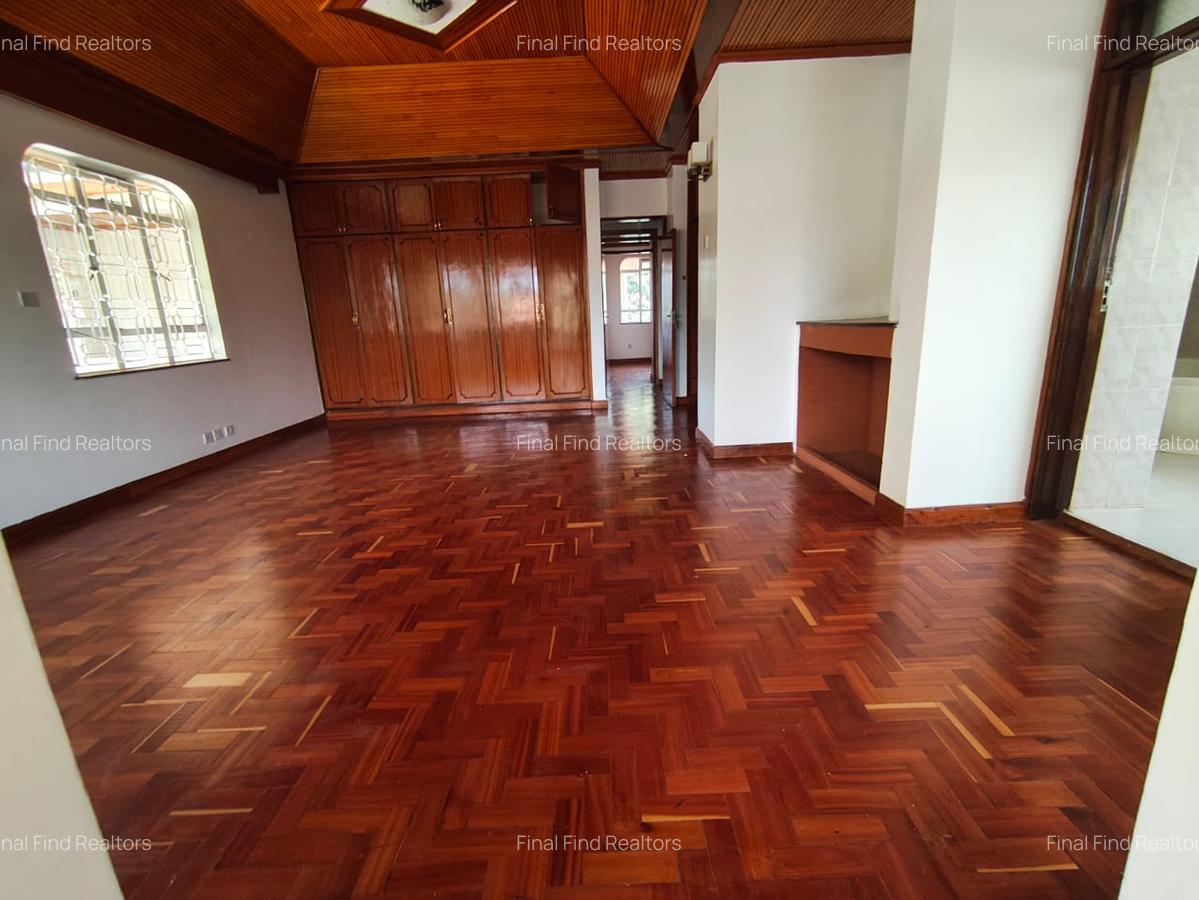 6 Bed House with Garden in Runda - 10