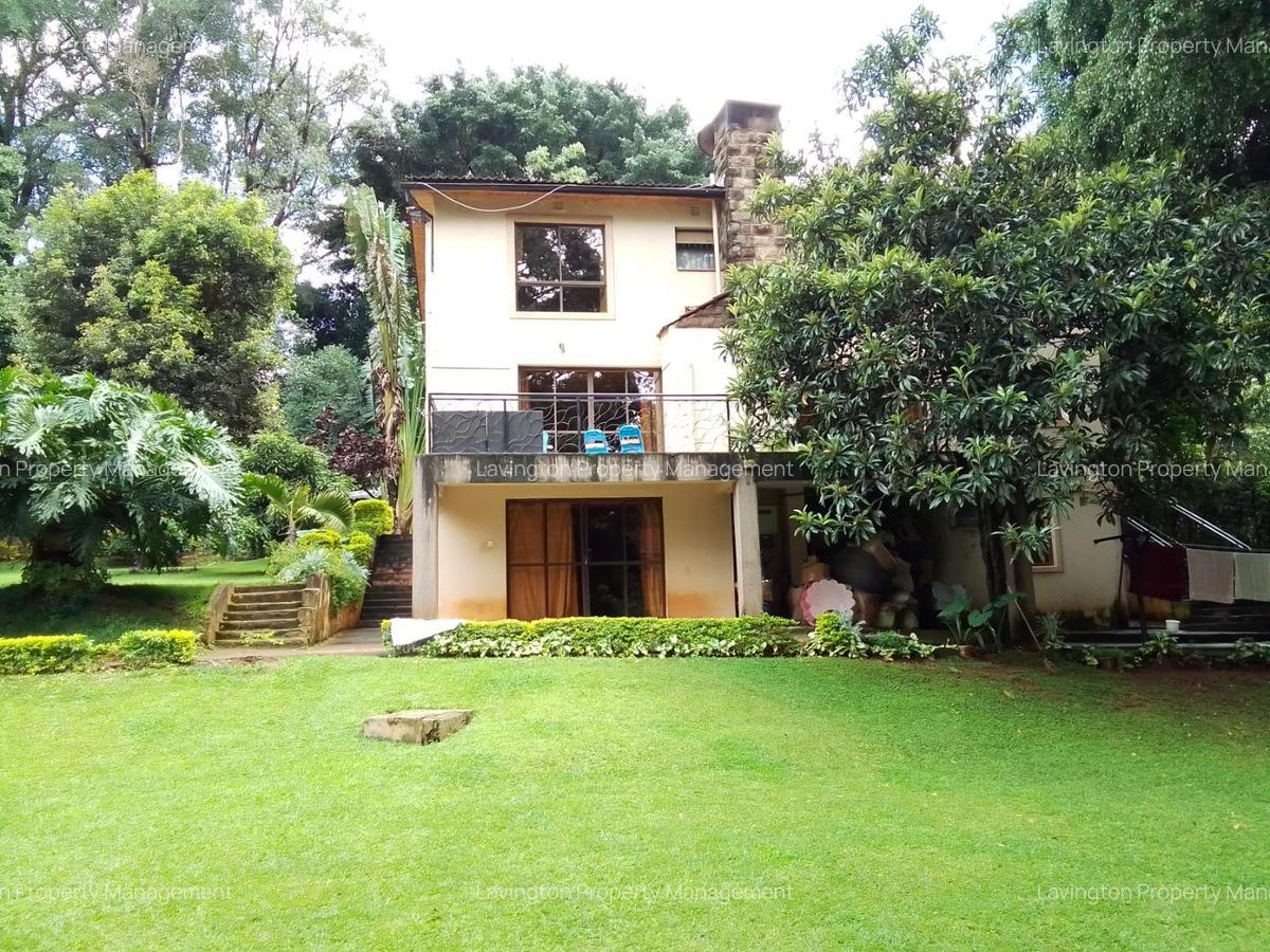 4 Bed House with En Suite at Lavington Green - 16