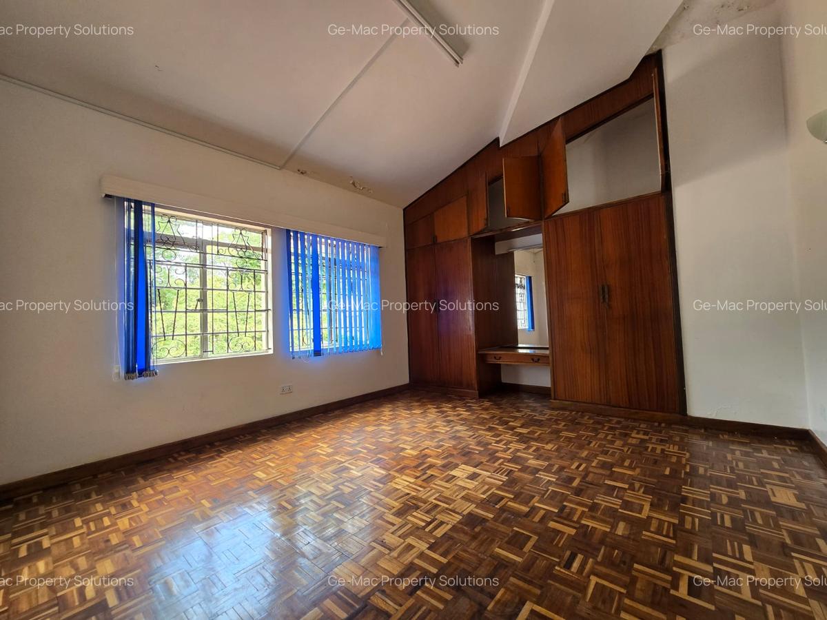 4 Bed House with En Suite in Gigiri - 11