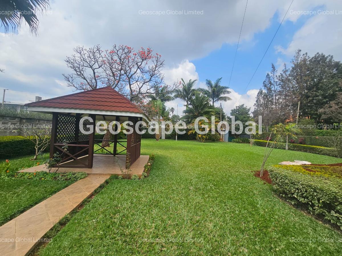 5 Bed House with En Suite in Runda - 3