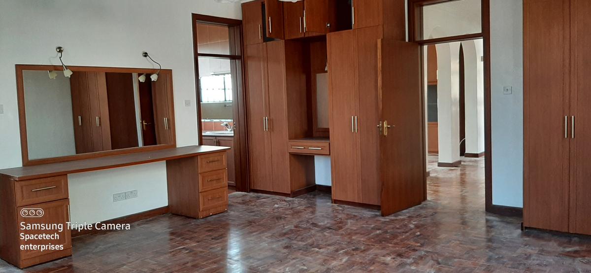 4 Bed Townhouse with En Suite in Lavington - 14