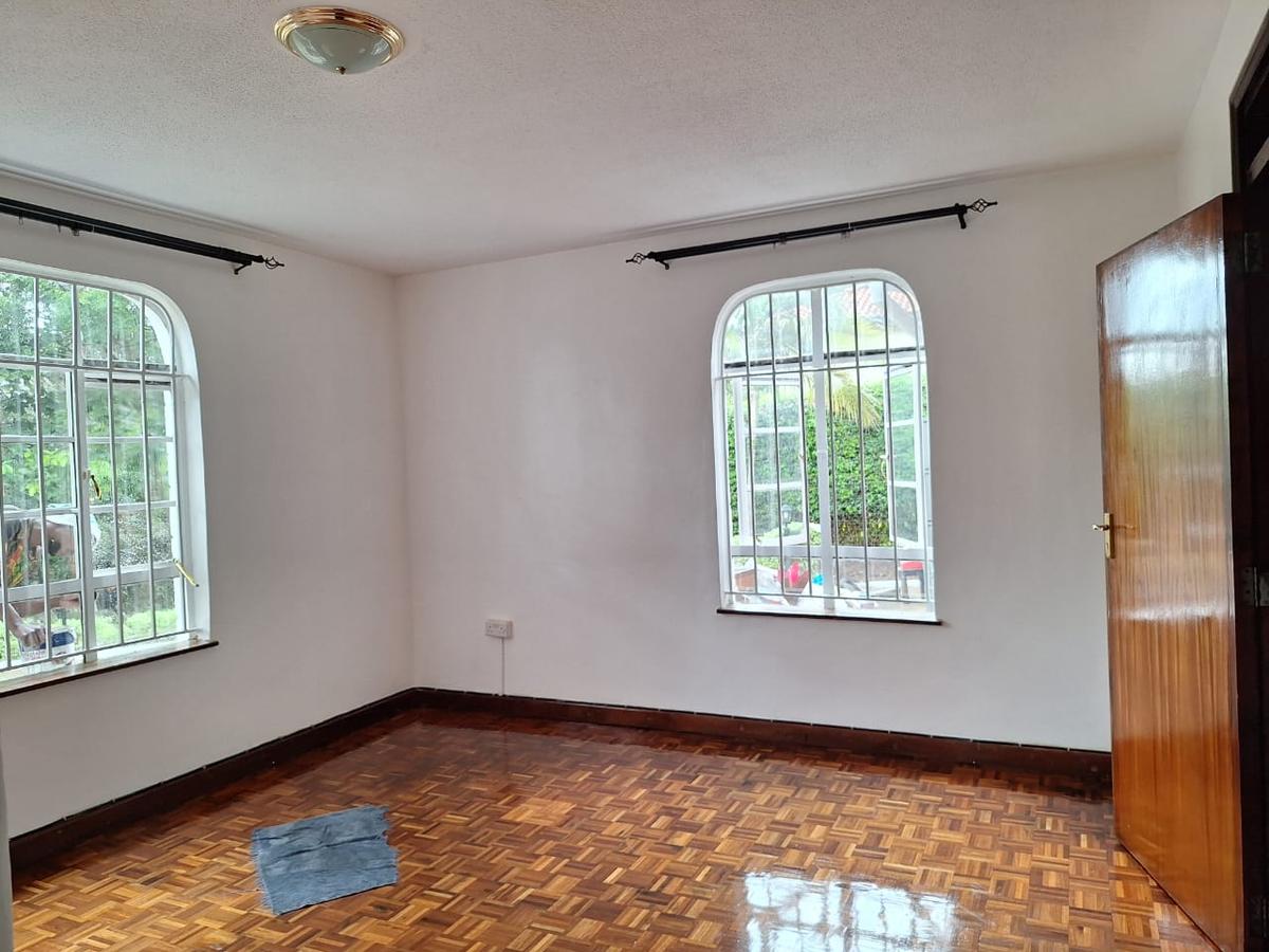 5 Bed House with En Suite in Runda - 13