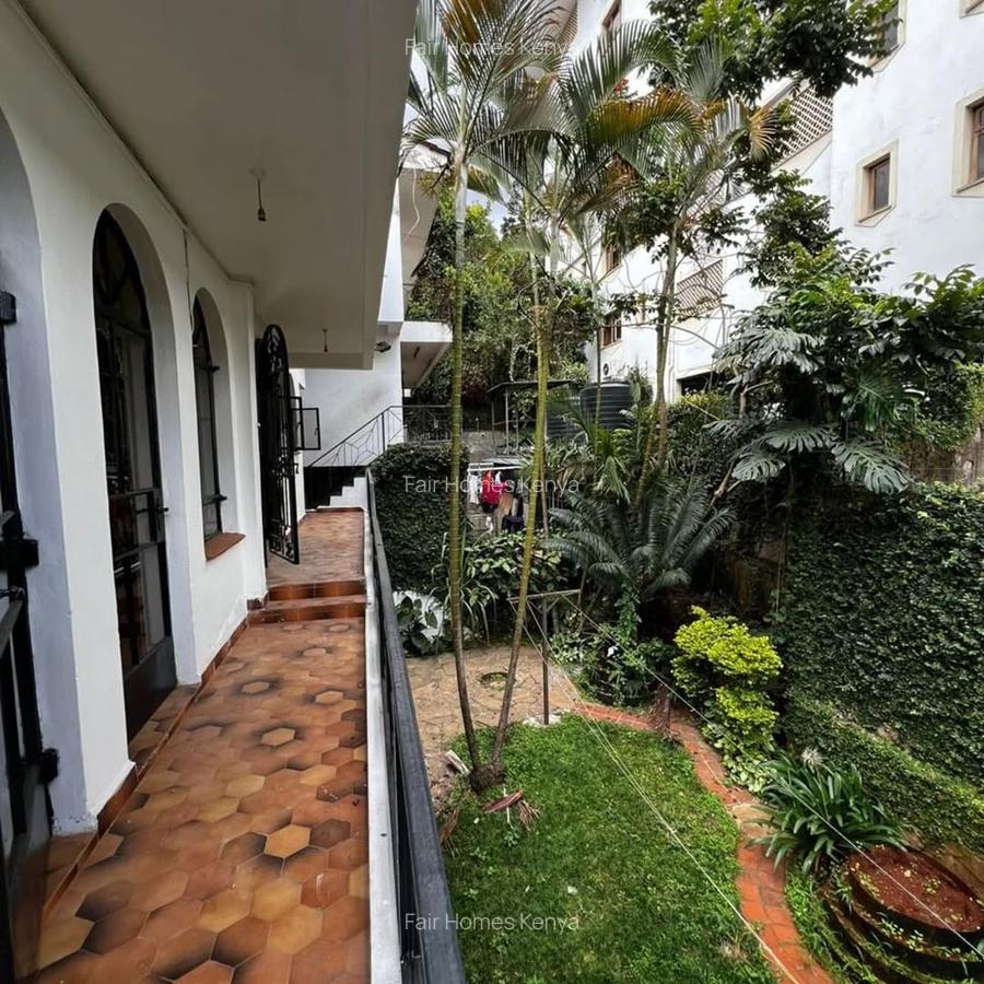 5 Bed Townhouse with En Suite at Riverside Drive - 8