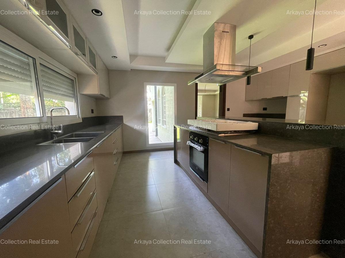 4 Bed House with En Suite in Karen - 3