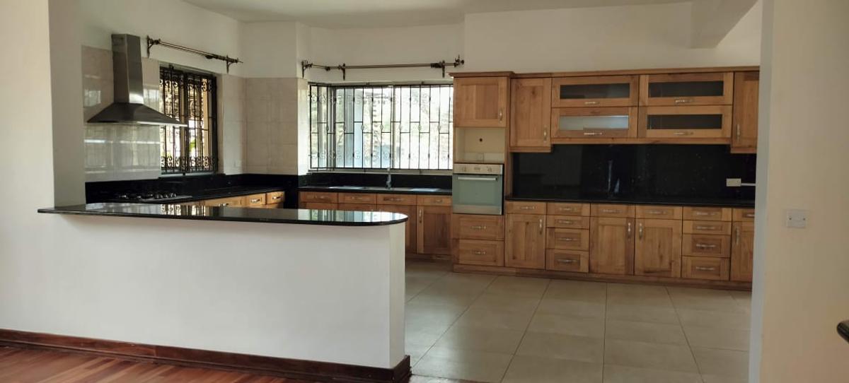 5 Bed Townhouse with En Suite at Off Peponi Road - 15