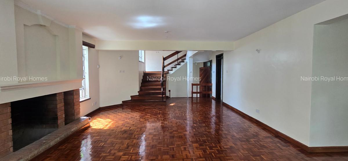 5 Bed House with En Suite at Whispers Avenue - 13