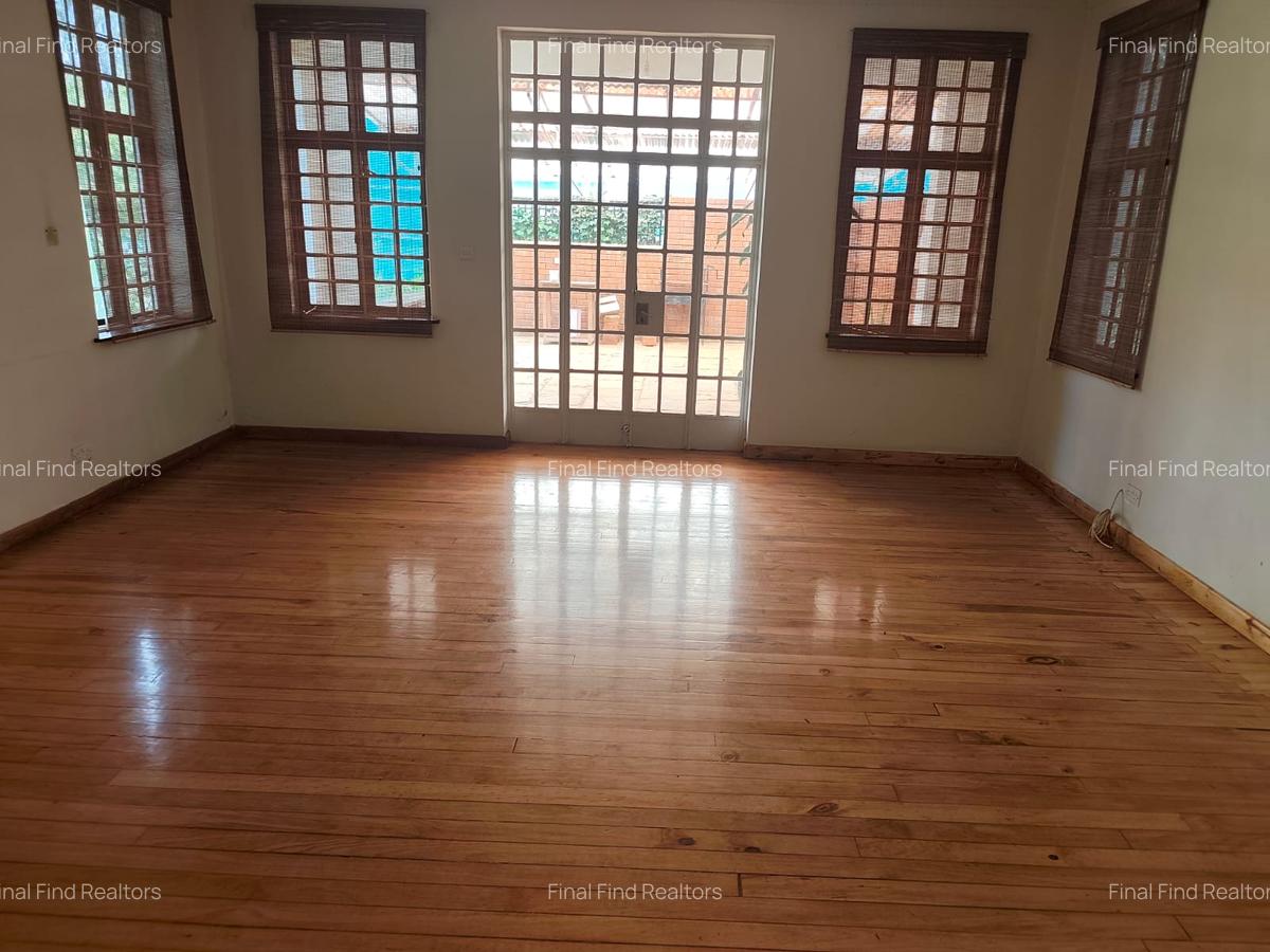 7 Bed House with En Suite in Runda - 14