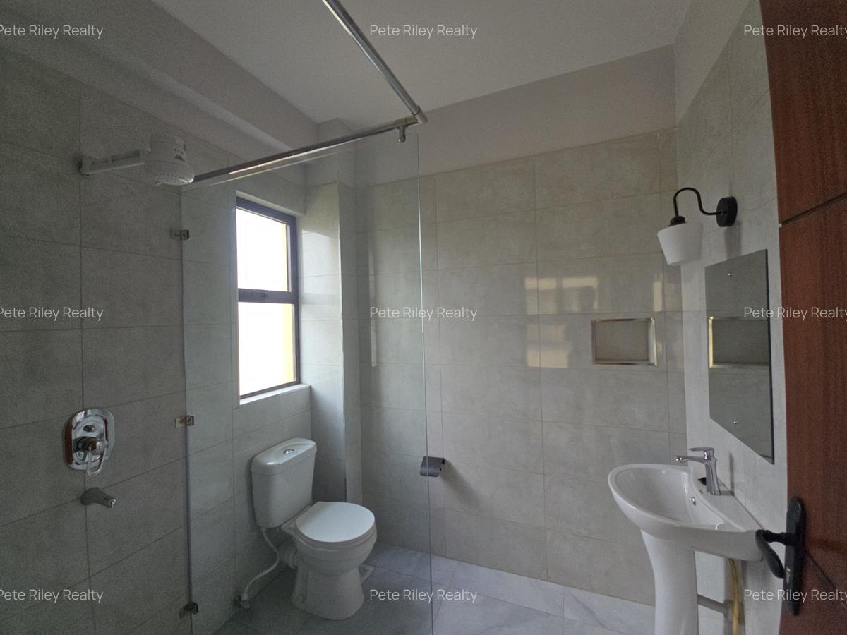 3 Bed Apartment with En Suite at School Lane - 18