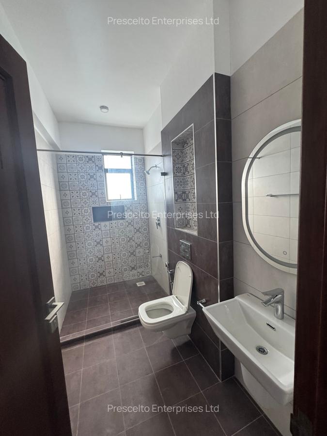 3 Bed Apartment with En Suite at Off Links Road - 14