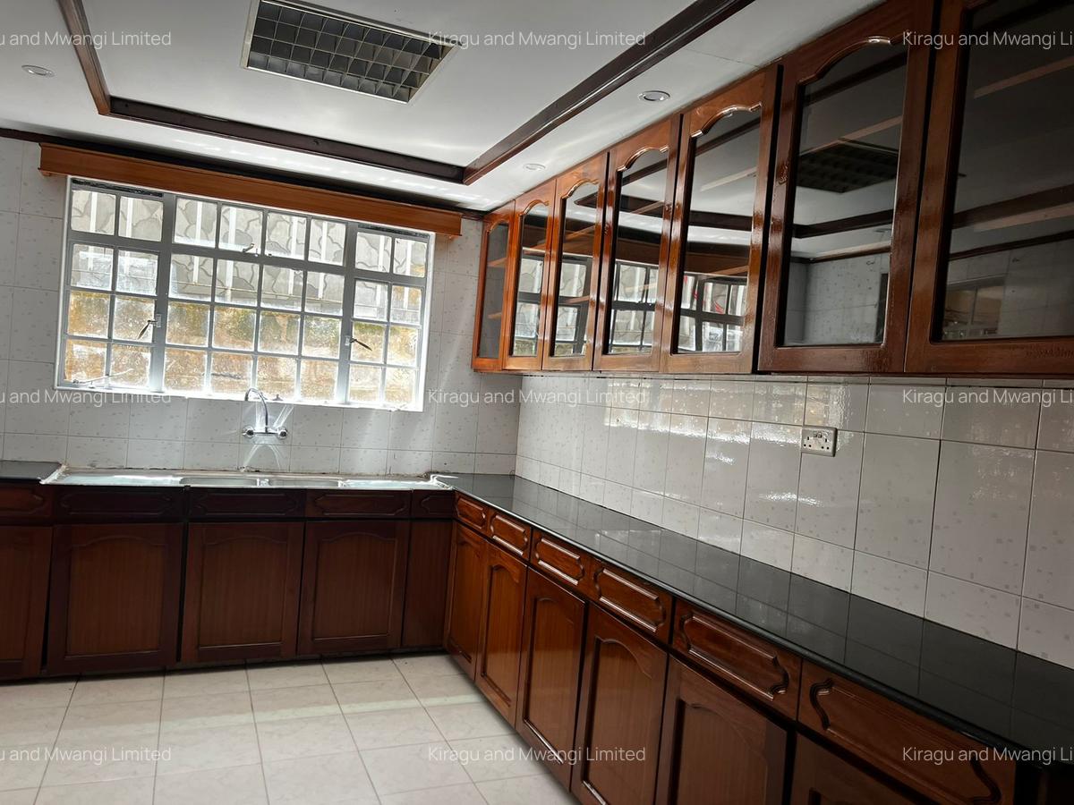 2 Bed Apartment with En Suite at Woodlands Road - 4