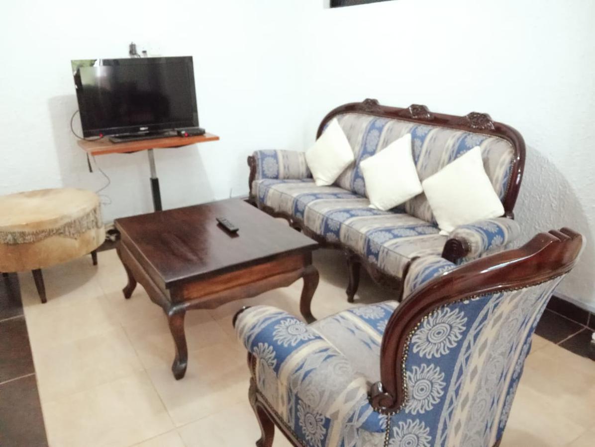 Furnished 2 Bed Apartment with Gym in Runda - 12