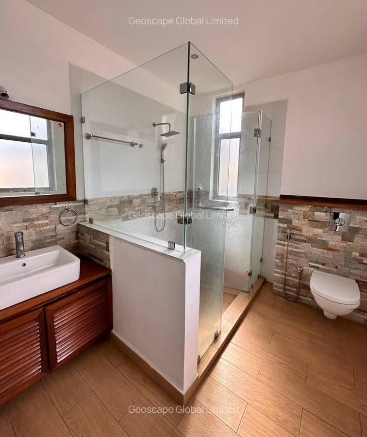 6 Bed House with En Suite in Karen - 5