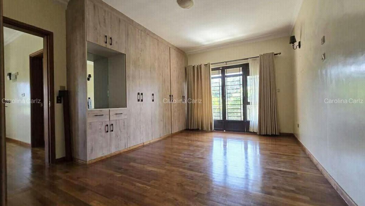 5 Bed House with En Suite in Runda - 8