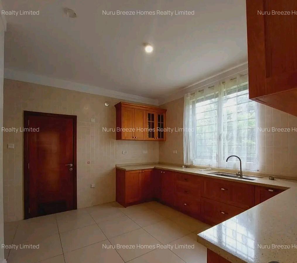 4 Bed Townhouse with En Suite in Runda - 15