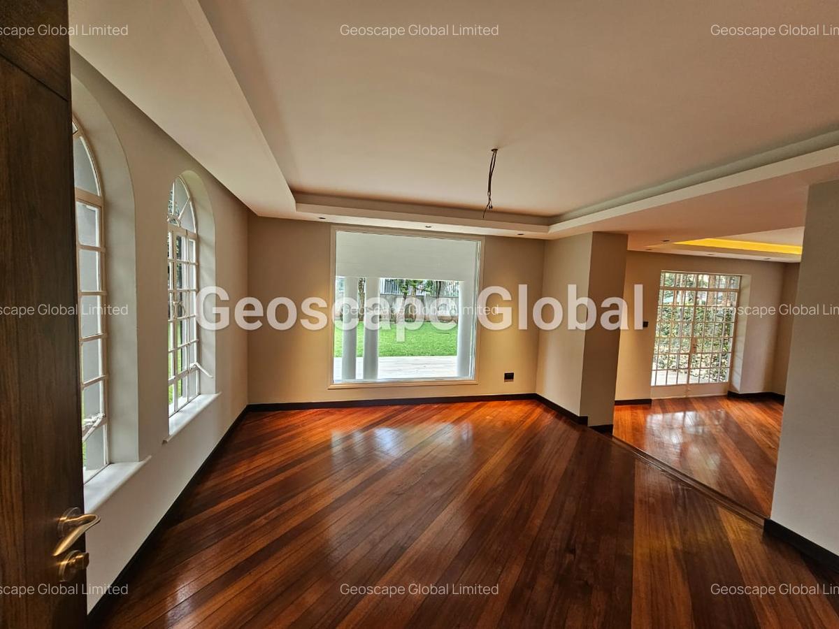 4 Bed House with En Suite in Runda - 12