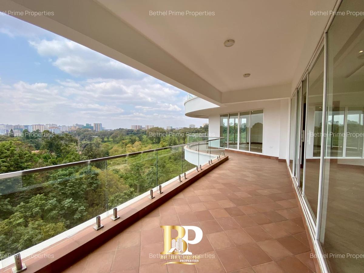 4 Bed Apartment with En Suite in Parklands - 1