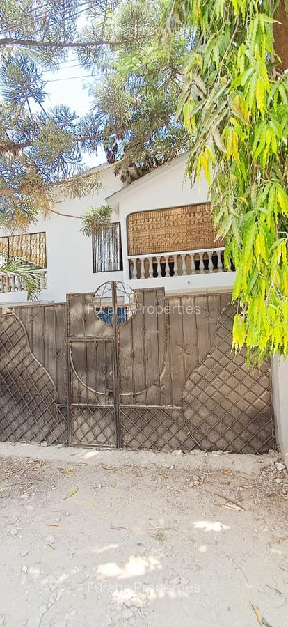 4 Bed House in Nyali Area - 1