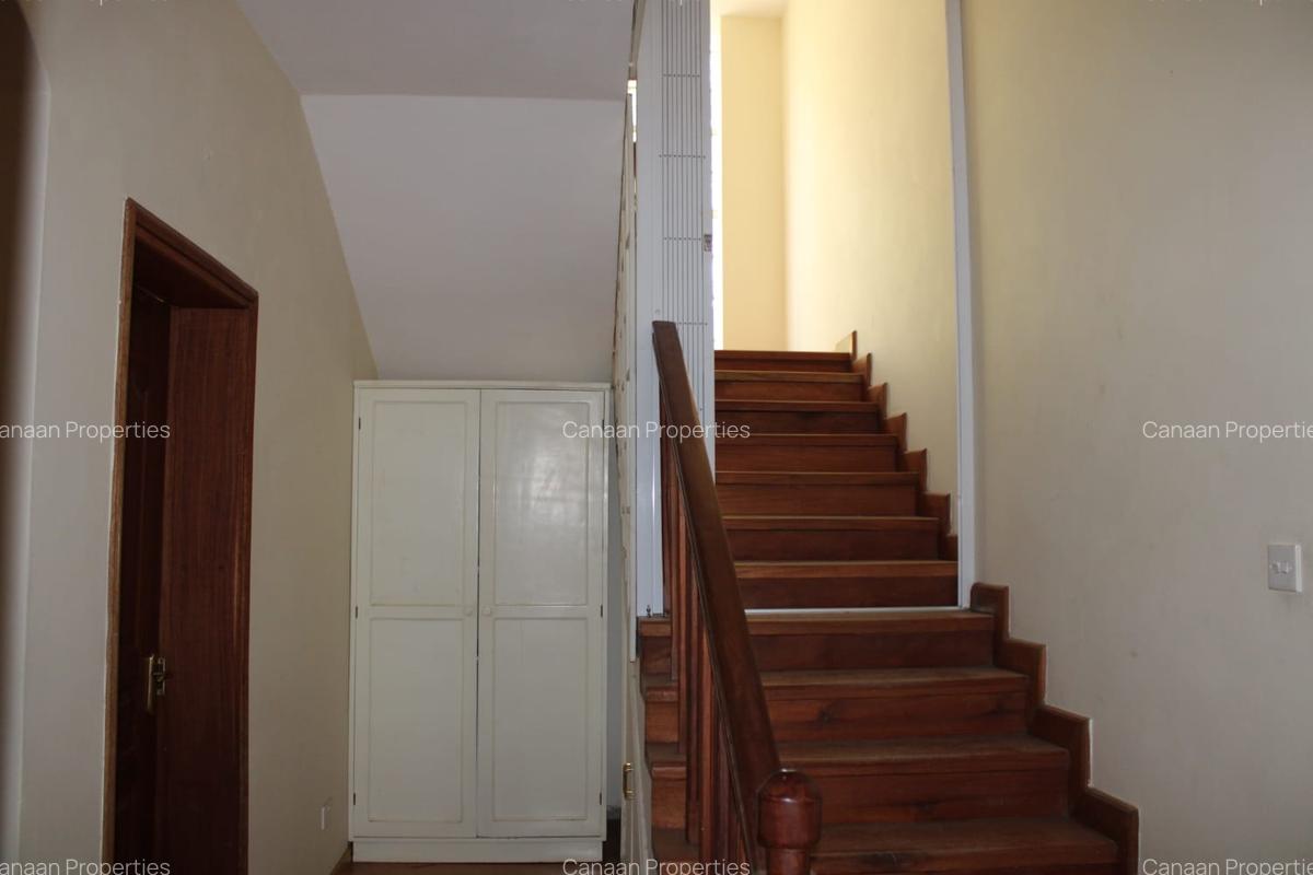6 Bed Townhouse with Staff Quarters in Lavington - 9