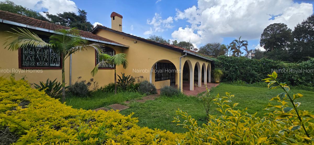 4 Bed House with En Suite at Loresho Road - 4