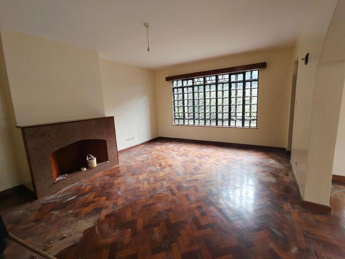 4 Bed Townhouse with En Suite at Lavington - 14