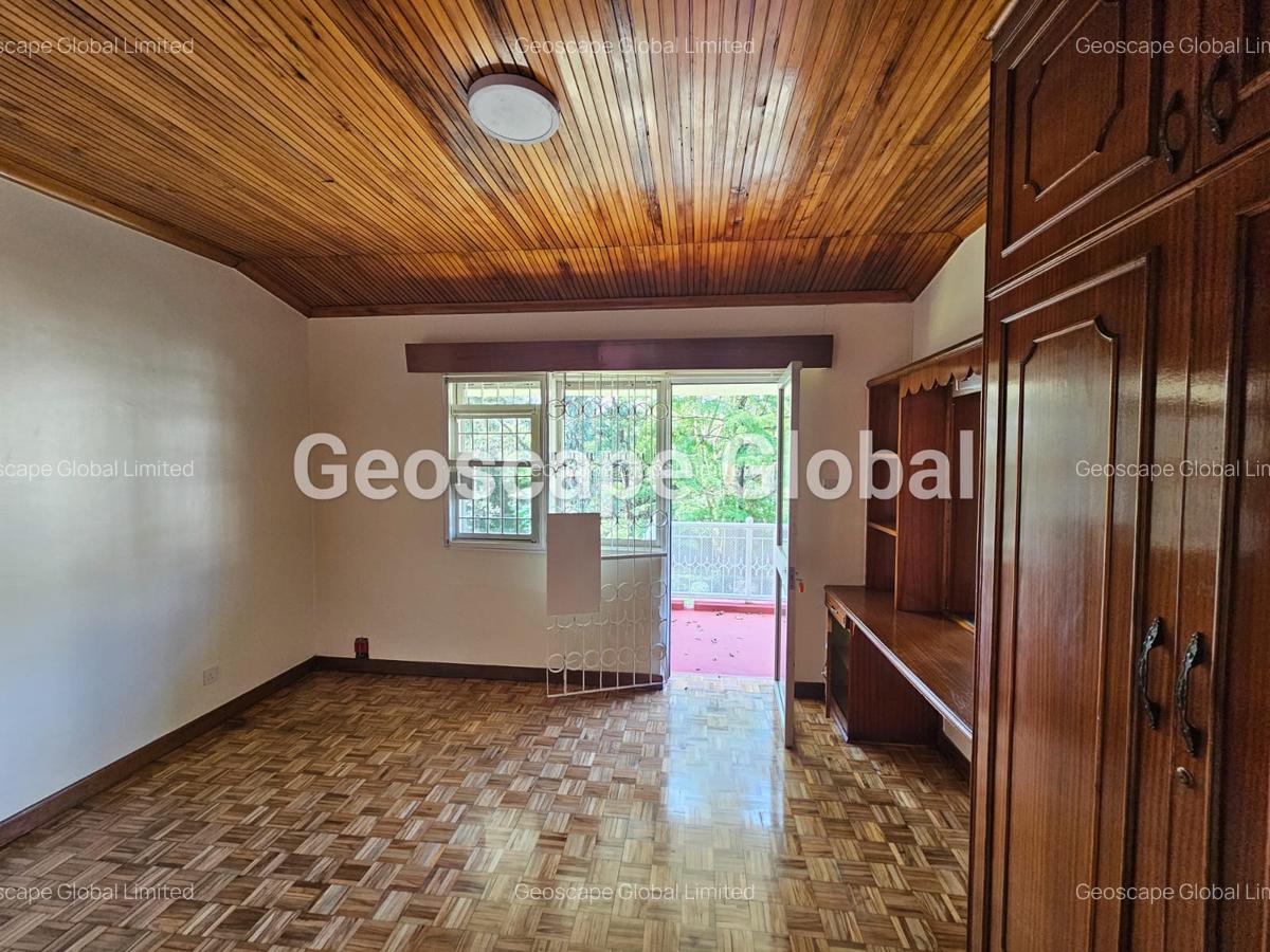 5 Bed House with En Suite in Nyari - 7