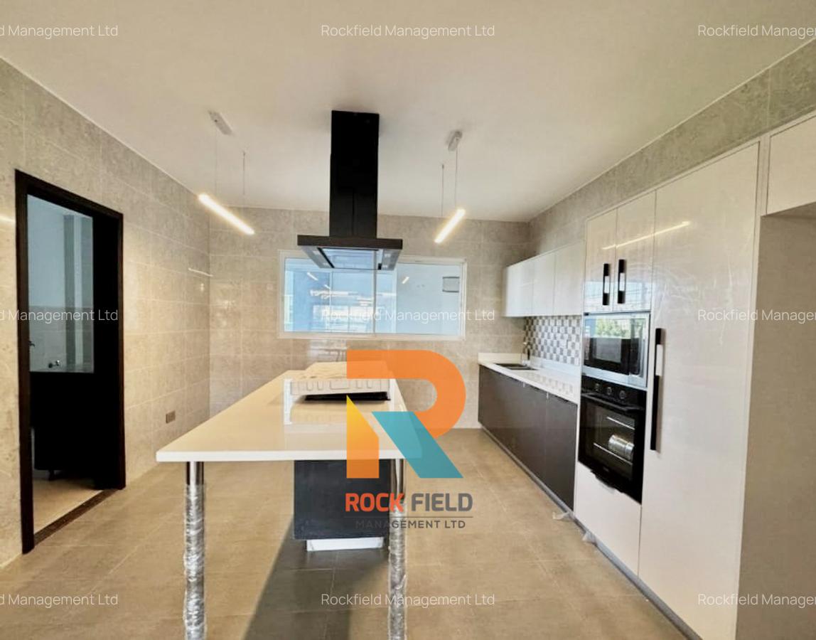 3 Bed Apartment with En Suite in Riverside - 7