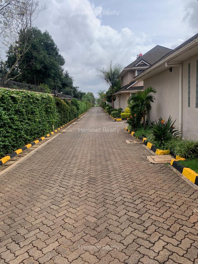 5 Bed Townhouse with En Suite in Kitisuru - 11