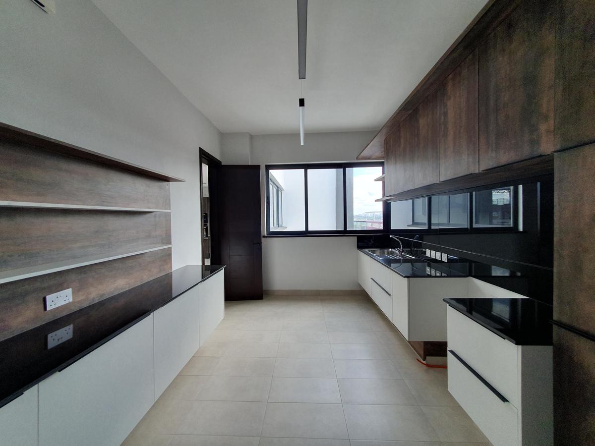 5 Bed Apartment with En Suite in General Mathenge - 10