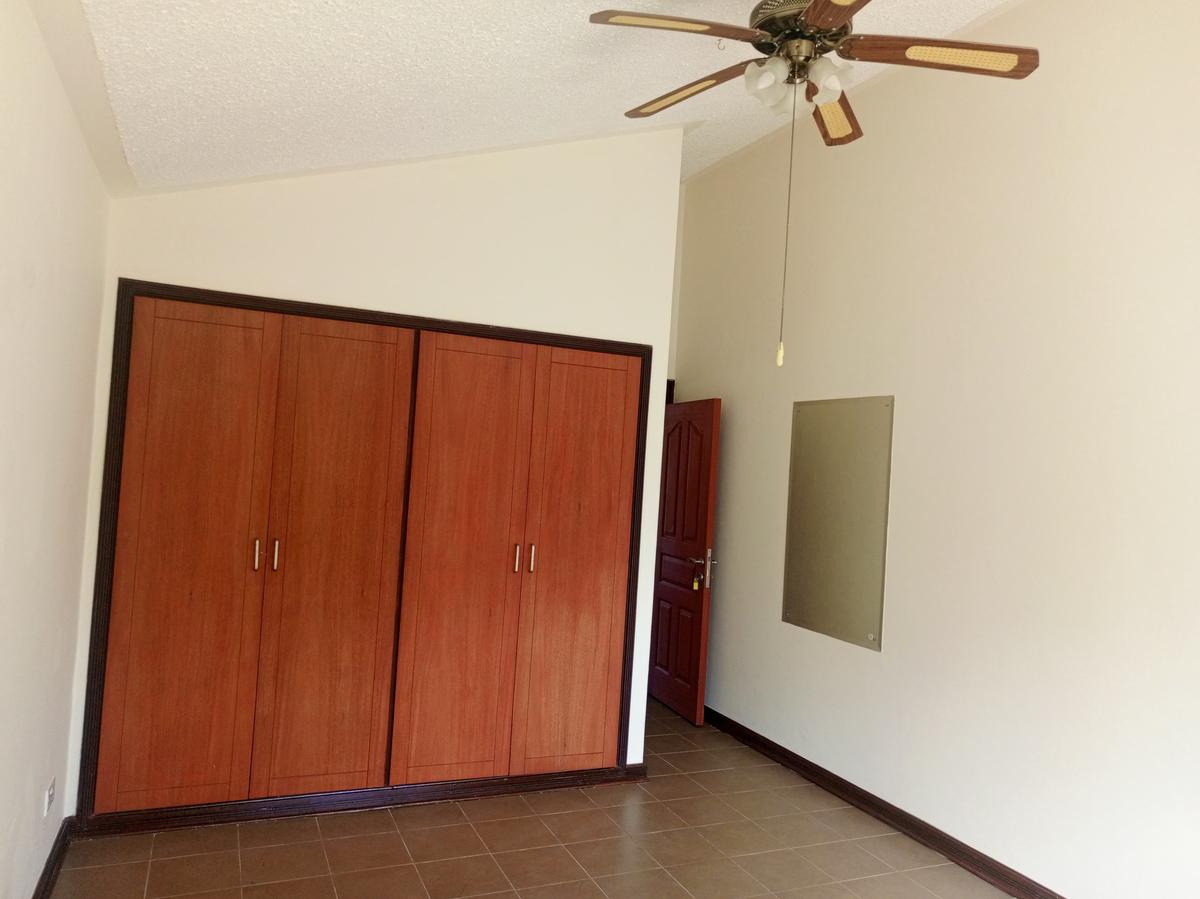 4 Bed Townhouse with En Suite in Muthaiga - 9